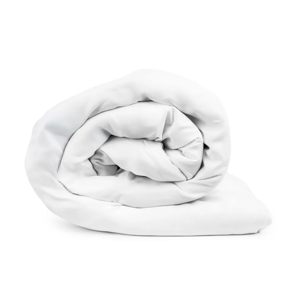 Promo Linge Couettes Couette 140x200 mi-saison 300g polyester