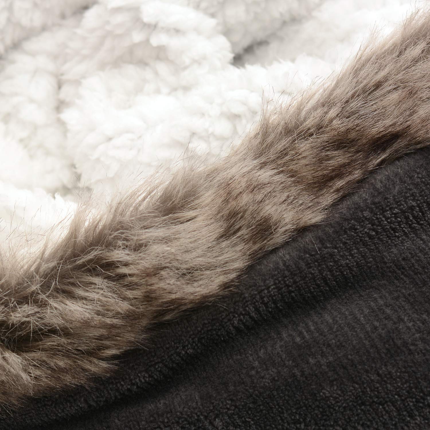 Snug-Rug Eskimo Hoodie Blanket plaid à capuche gris sherpa
