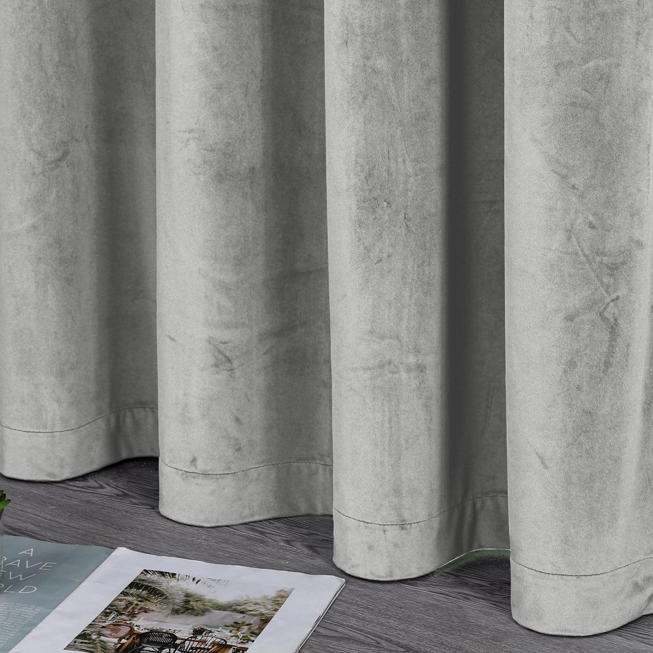 Texpot Vorhänge Rideau velours 140x245 gris clair œillets