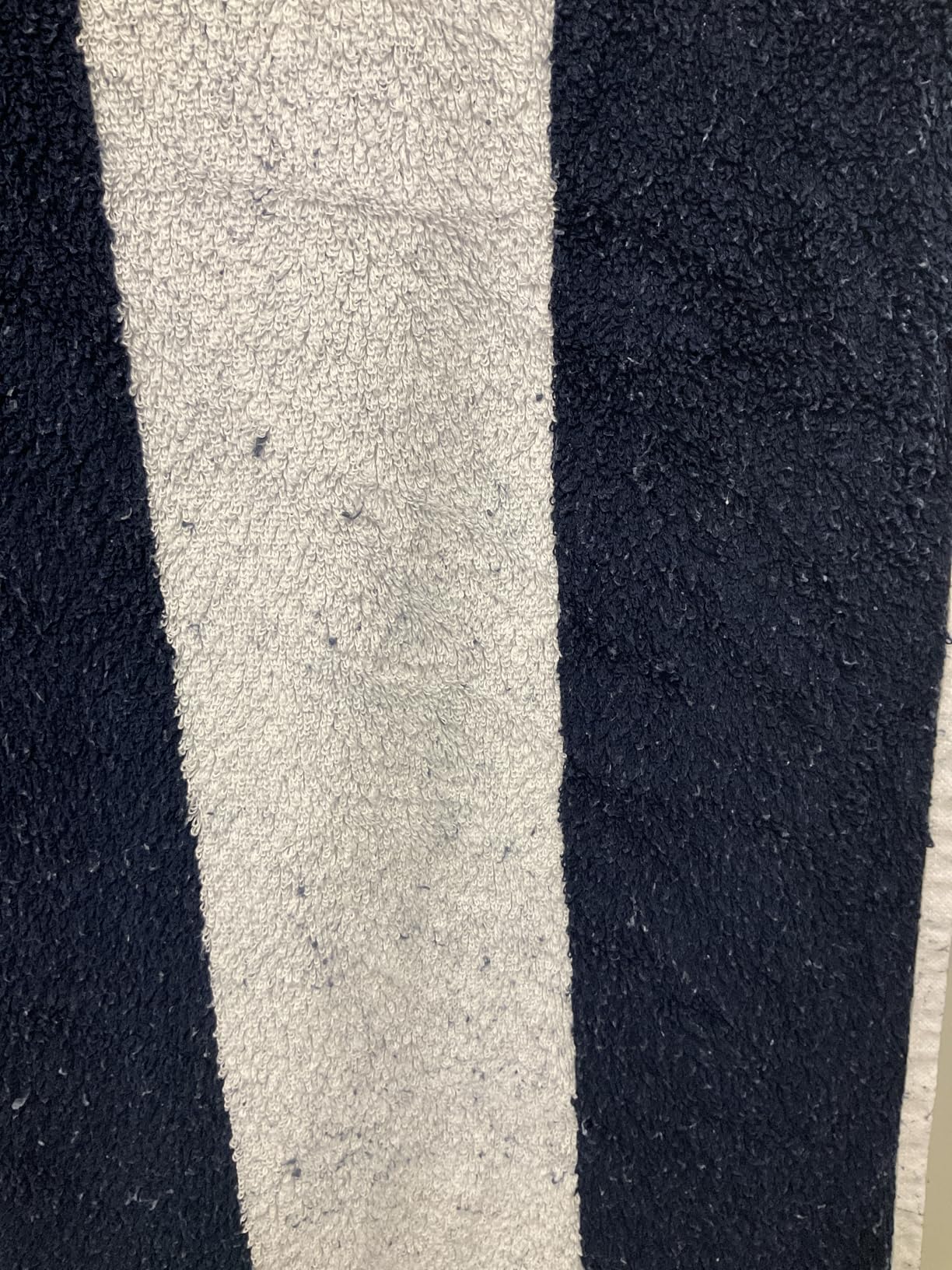 Promo Linge Serviette de Plage 100x180 Marinière Bleu Coton