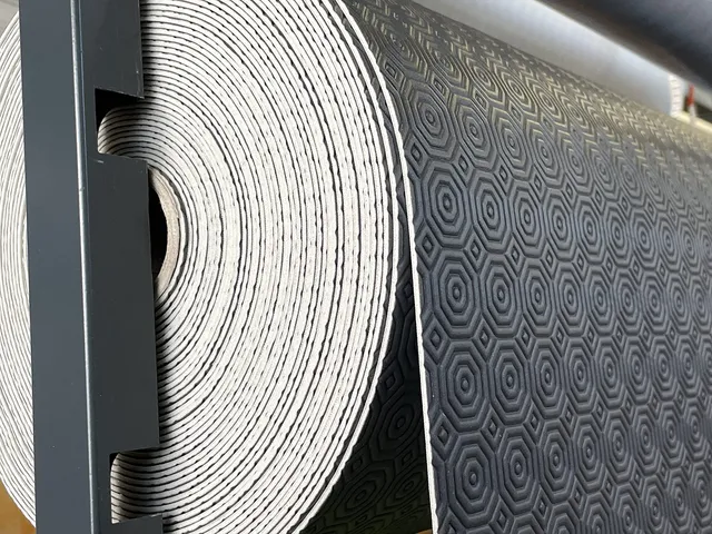 Promo Linge Sous-nappe Bulgomme Anthracite 140x100