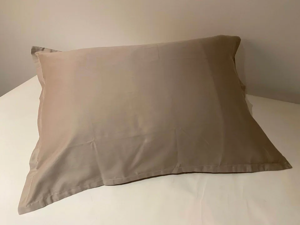 Lingorama taie oreiller satin taupe 50x70 volants